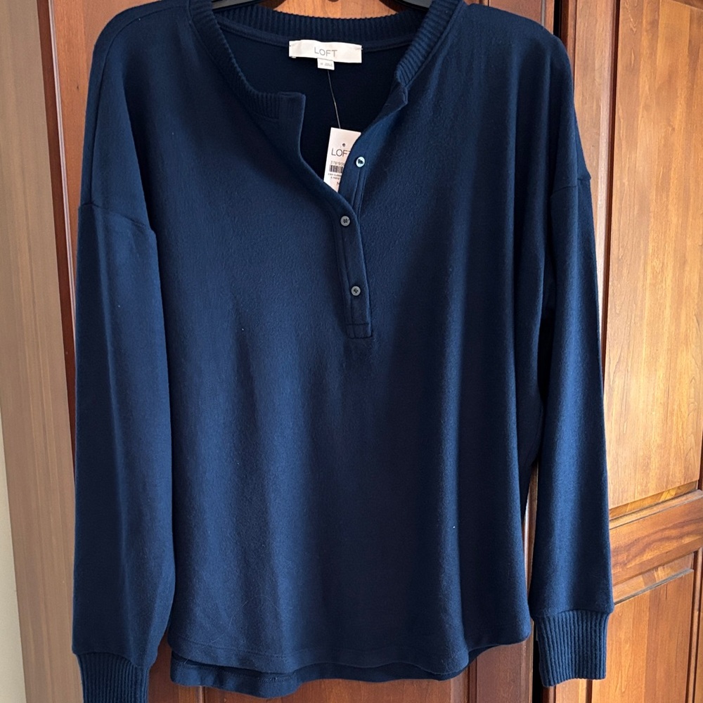 Women’s navy blue Henley – never worn -tags still on!!!!